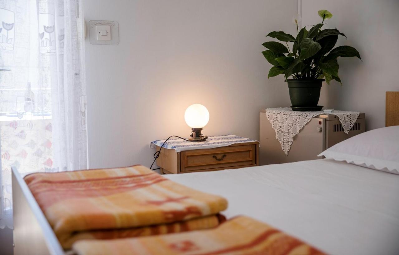 Rooms Dragica Palit Exteriör bild